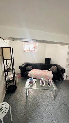 92-11 107th Street, Richmond Hill, NY 11418