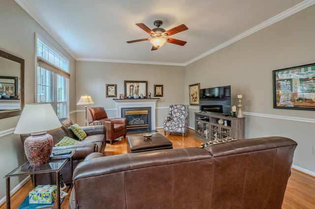 46610 KINGSCHASE CT, Sterling, VA 20165