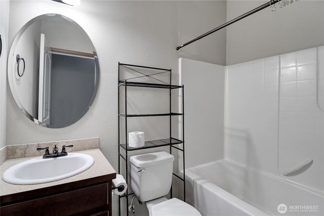 1748 Viewpoint Court SW, Tumwater, WA 98512