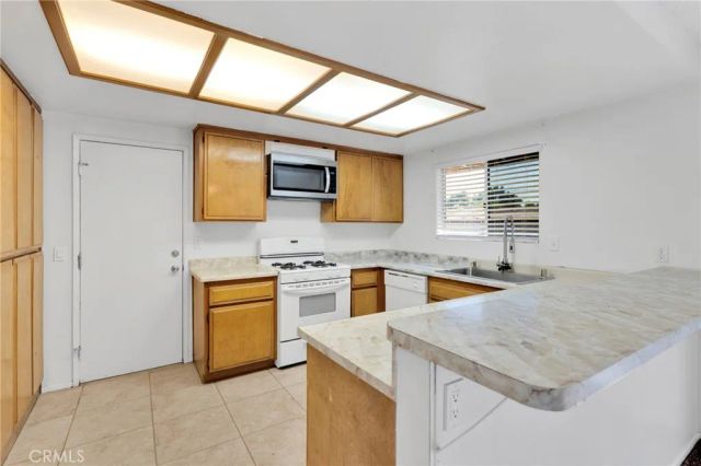 15498 Washoan, Apple Valley, CA 92307