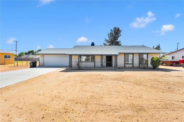 15498 Washoan, Apple Valley, CA 92307