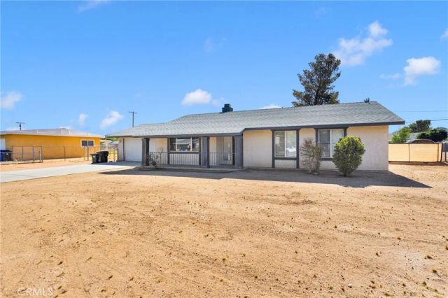 15498 Washoan, Apple Valley, CA 92307