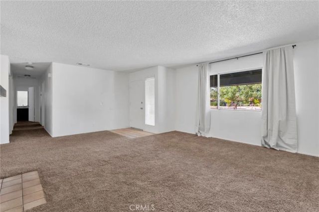 15498 Washoan, Apple Valley, CA 92307