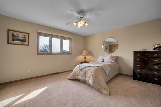 7631 Chestnut Drive, Orland Park, IL 60462