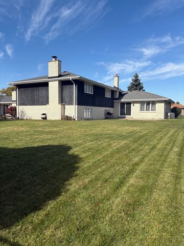 7631 Chestnut Drive, Orland Park, IL 60462