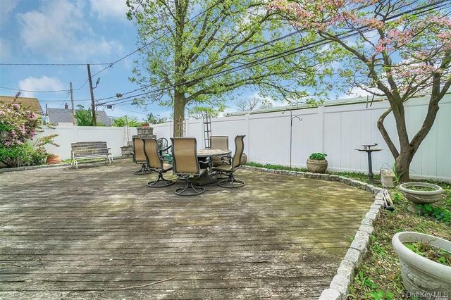 30 Book Lane, Levittown, NY 11756