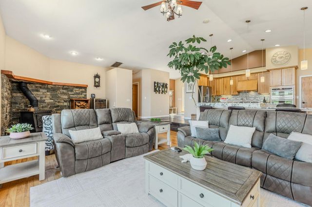 1330 Lower Lake Dr, Placerville, CA 95667