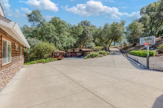 1330 Lower Lake Dr, Placerville, CA 95667