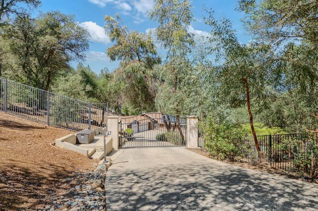 1330 Lower Lake Dr, Placerville, CA 95667