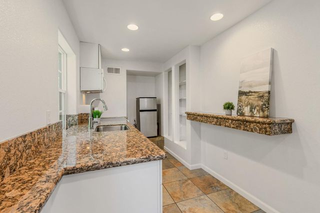 1330 Lower Lake Dr, Placerville, CA 95667