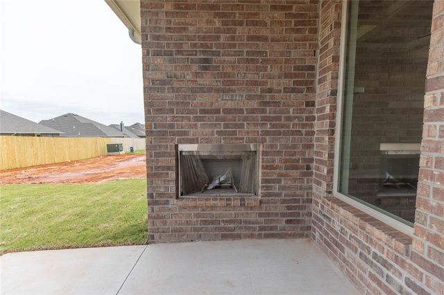 10329 SW 56th Street, Mustang, OK 73064