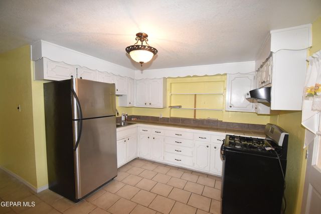 646 CASA GRANDE Place, El Paso, TX 79907