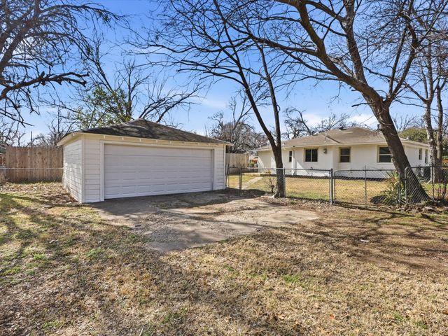 10322 Pinecrest Drive, Dallas, TX 75228