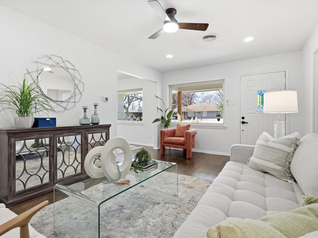 10322 Pinecrest Drive, Dallas, TX 75228