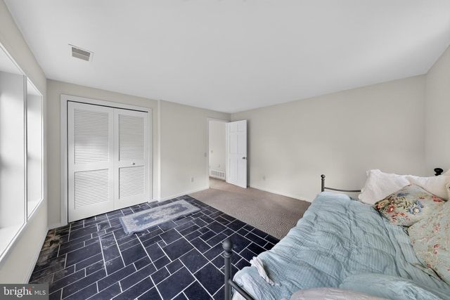 3 LAMATAN RD, Newark, DE 19711