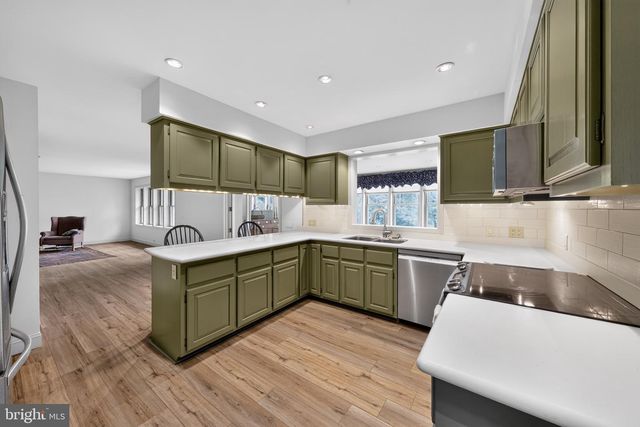 3 LAMATAN RD, Newark, DE 19711