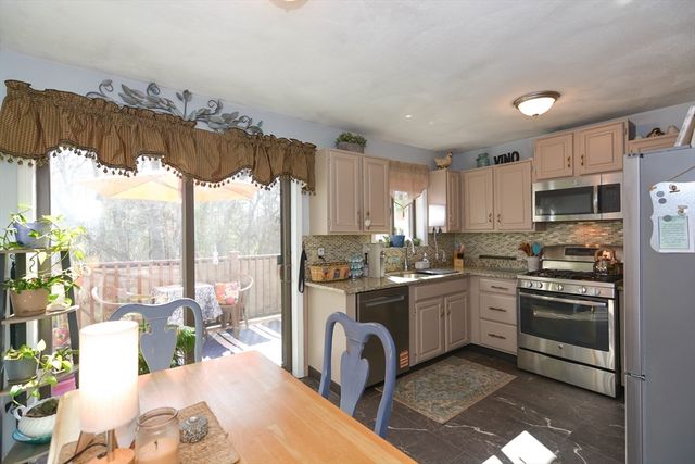 189 Farrwood Dr 189, Haverhill, MA 01830