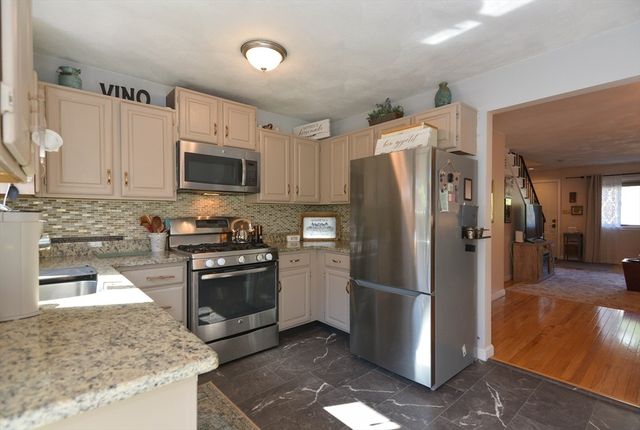 189 Farrwood Dr 189, Haverhill, MA 01830