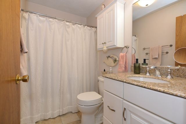 189 Farrwood Dr 189, Haverhill, MA 01830