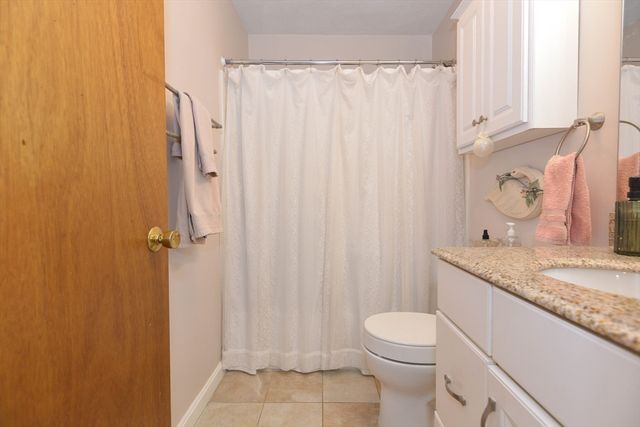 189 Farrwood Dr 189, Haverhill, MA 01830