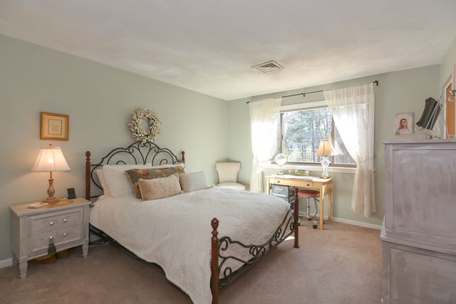 189 Farrwood Dr 189, Haverhill, MA 01830
