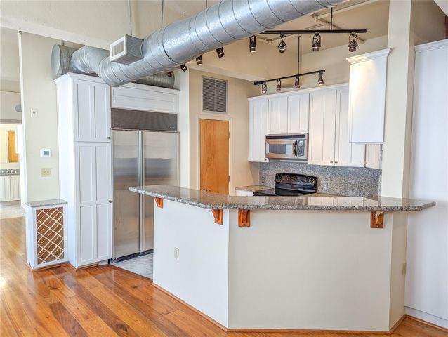 711 Main St Street 905, Houston, TX 77002