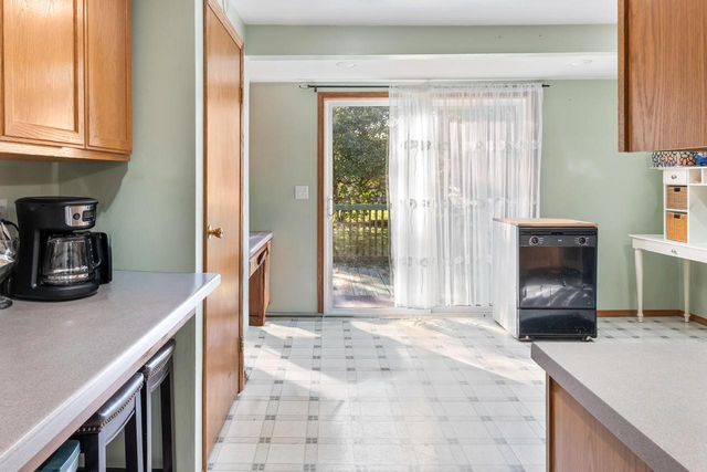 835 Summit STREET, Manitowoc, WI 54220