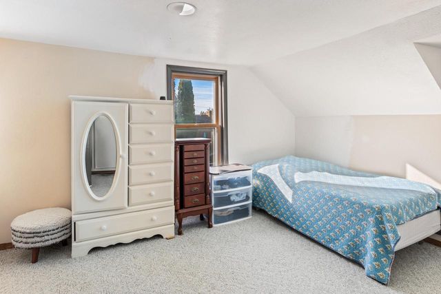 835 Summit STREET, Manitowoc, WI 54220