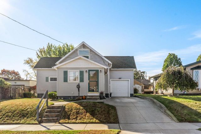 835 Summit STREET, Manitowoc, WI 54220