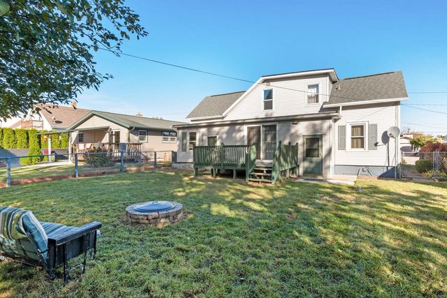 835 Summit STREET, Manitowoc, WI 54220