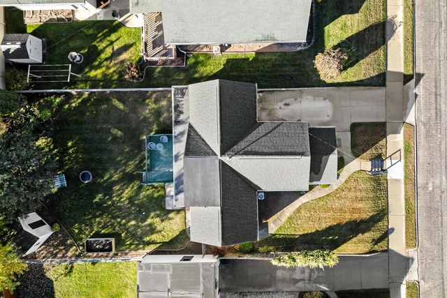 835 Summit STREET, Manitowoc, WI 54220