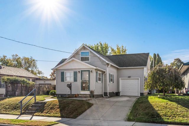 835 Summit STREET, Manitowoc, WI 54220