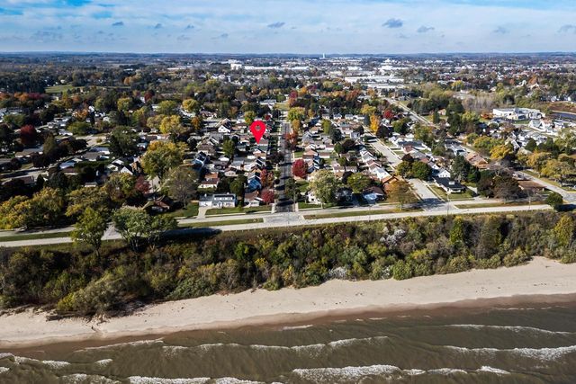 835 Summit STREET, Manitowoc, WI 54220