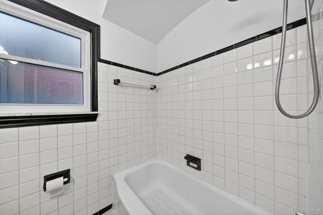 9006 Quandt Avenue, Allen Park, MI 48101