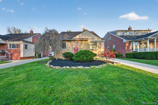 9006 Quandt Avenue, Allen Park, MI 48101