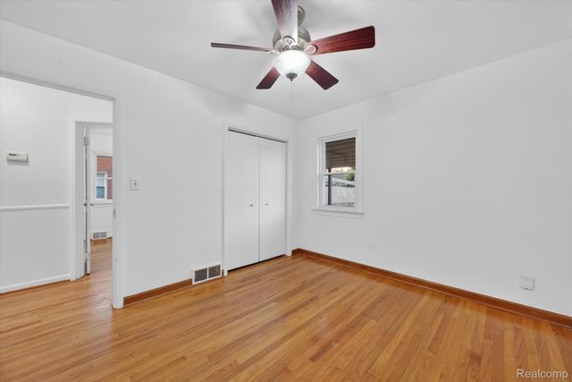 9006 Quandt Avenue, Allen Park, MI 48101