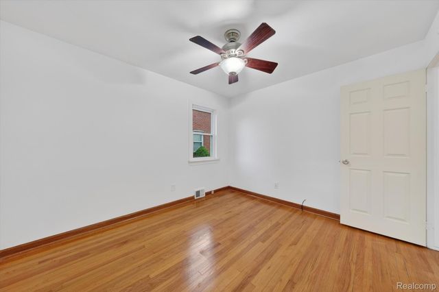 9006 Quandt Avenue, Allen Park, MI 48101