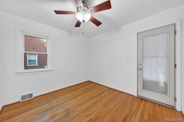 9006 Quandt Avenue, Allen Park, MI 48101