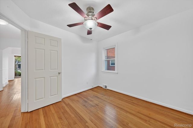 9006 Quandt Avenue, Allen Park, MI 48101