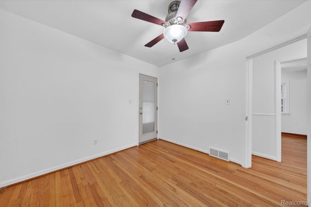 9006 Quandt Avenue, Allen Park, MI 48101