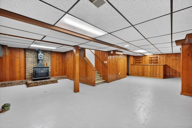 9006 Quandt Avenue, Allen Park, MI 48101