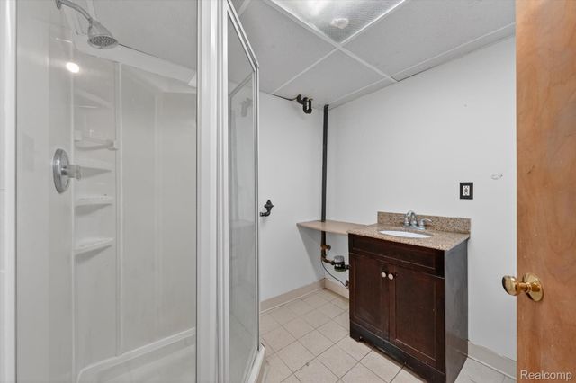 9006 Quandt Avenue, Allen Park, MI 48101