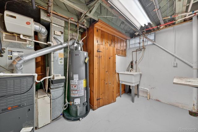 9006 Quandt Avenue, Allen Park, MI 48101