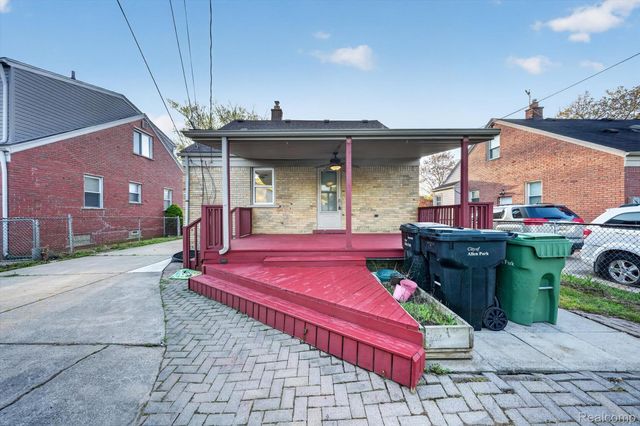 9006 Quandt Avenue, Allen Park, MI 48101