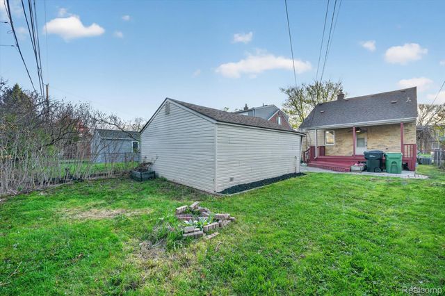 9006 Quandt Avenue, Allen Park, MI 48101