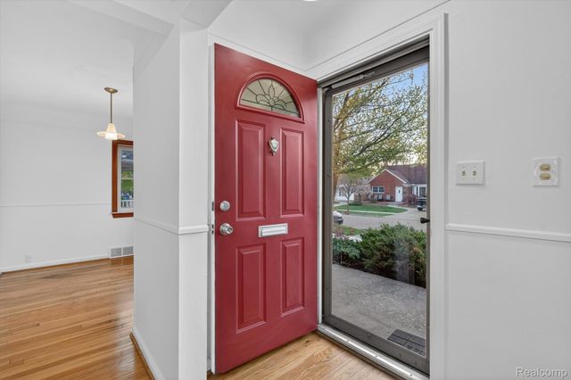 9006 Quandt Avenue, Allen Park, MI 48101