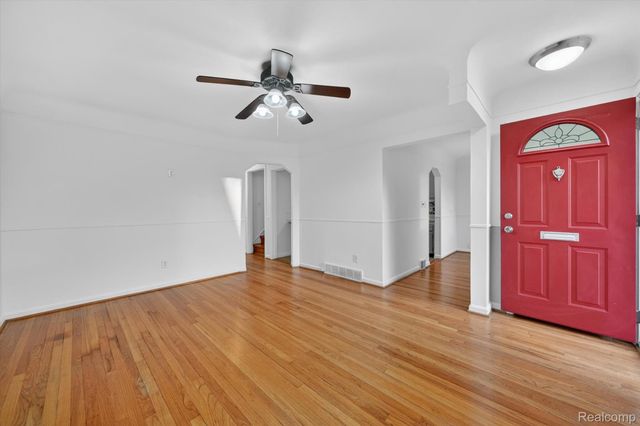 9006 Quandt Avenue, Allen Park, MI 48101