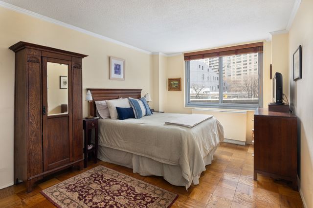 2025 Broadway Apt 2A, New York City, NY 10023