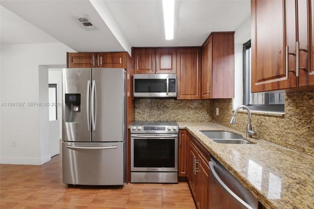 3210 SW 26th St 3210, Miami, FL 33133