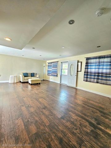 15541 Wellington Street, Taylor, MI 48180